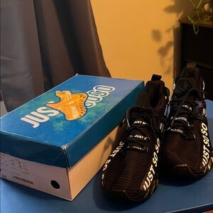 Men's Black Athletic Shoes